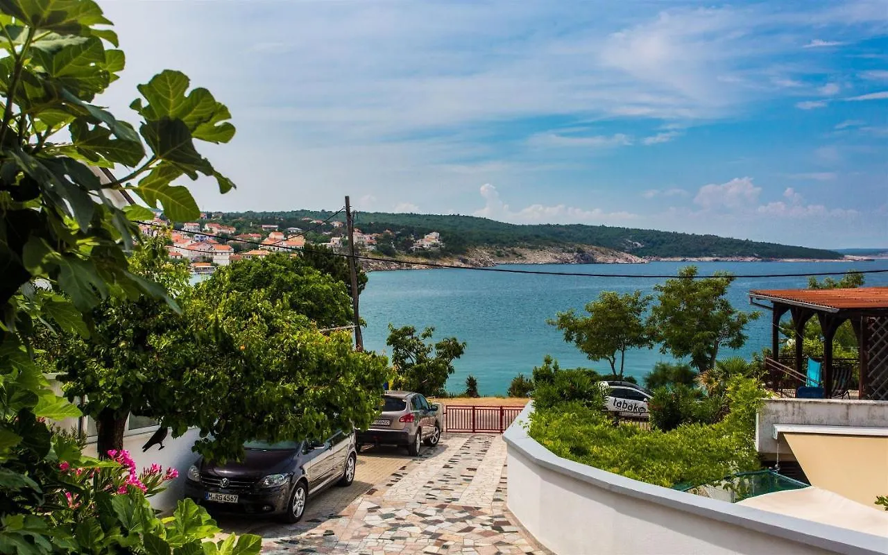 Apartments Nada Šilo Croacia